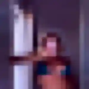 Charmante Adeline, 29 ans à Alboussière - voir sa photo
