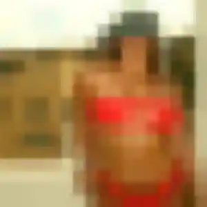 Justine, 22 ans, dispo pour plan cul à Allan
