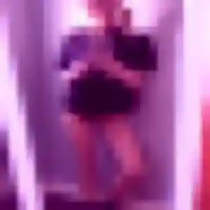 Louise, 22 ans, connectée à Allonnes pour une rencontre coquine