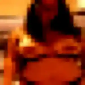 Alicia, 22 ans, en ligne à Argentré pour une rencontre coquine