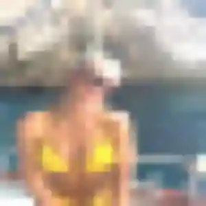Dina, 27 ans, en ligne à Arsac pour une rencontre coquine