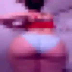 Photo de Louisa à Arzon (22 ans) - plan cul sans inscription