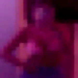 Louise, 33 ans, en ligne à Aubers pour une rencontre coquine