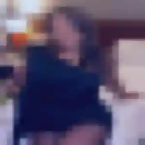 Meriem, 22 ans, en ligne à Auffreville-Brasseuil pour un plan cul