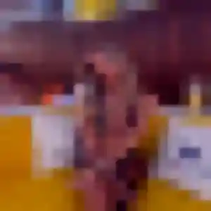 Ameline, 33 ans, disponible à Aviron pour un plan cul