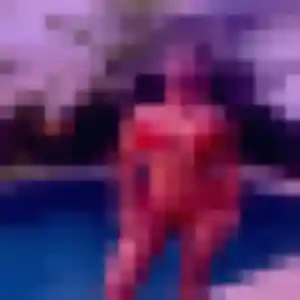 Khadija, 23 ans, connectée à Ballainvilliers pour une rencontre coquine