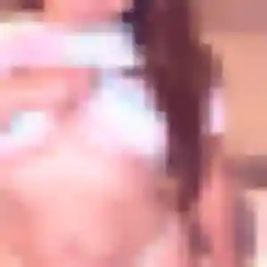 Irene, 22 ans, connectée à Baule pour une rencontre coquine