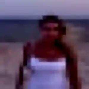 Charmante Faustine, 24 ans à Beauvallon - la contacter