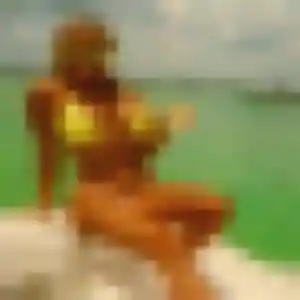 Rejoins Louise, 25 ans à Bénodet en privé