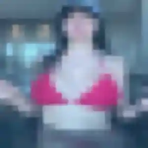 Kelly, 26 ans, en ligne à Beuzec-Cap-Sizun pour une rencontre coquine