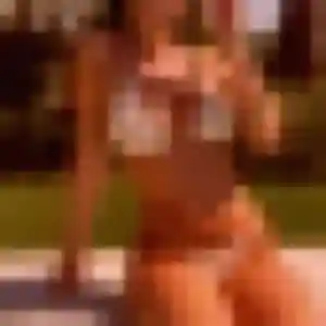 Lou-Anne, 32 ans, disponible à Bogève pour un plan cul