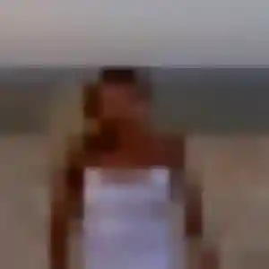 Contacte Rebecca, 28 ans à Bois-Colombes gratuitement