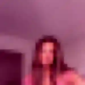 Sixtine, 23 ans, connectée à Boissy-sous-Saint-Yon pour une rencontre coquine
