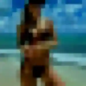 Delia de Bram, 34 ans - plan cul discret