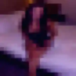 Zoe, 25 ans, en ligne à Buthiers pour un plan cul