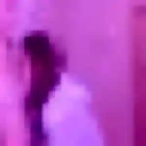 Rejoins Helene, 25 ans à Carpiquet en privé