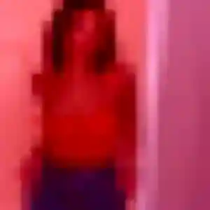 Zoe (28 ans) à Cessy attend une rencontre aujourd'hui