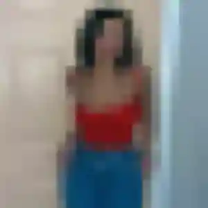 Rejoins Urielle, 33 ans à Charleval gratuitement