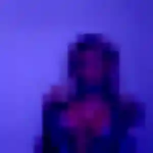 Colombe, 28 ans, connectée à Châteauneuf-Grasse pour une rencontre coquine