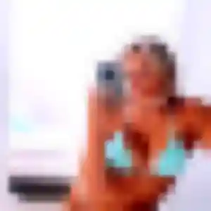 Zara, 34 ans, connectée à Châteldon pour un plan cul