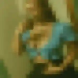 Lea, 22 ans, en ligne à Châtillon pour un plan cul