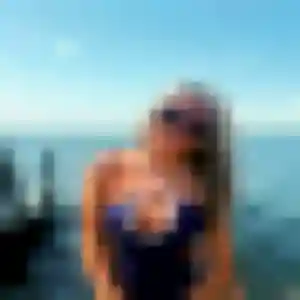 Rejoins Kenza, 24 ans à Châtillon-sur-Cluses en privé