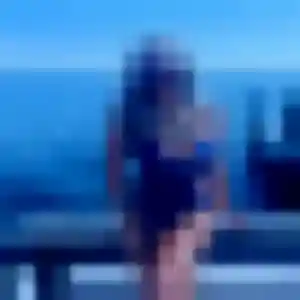 Brune, femme de 25 ans propose plan cul à Clères