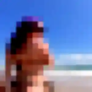 Rym, 26 ans, connectée à Coray pour une rencontre coquine