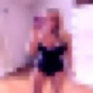 Fleur, 42 ans, en ligne à Courcoury pour un plan cul
