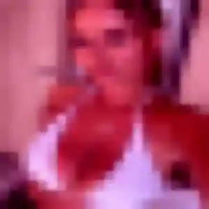 Touria, 34 ans, en ligne à Crépy pour un plan cul