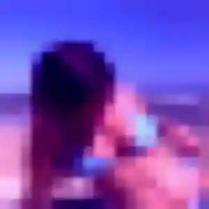 Dina de Curgy, 22 ans - plan cul en toute liberté