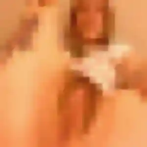 Charmante Dounia, 23 ans à Dommartin-lès-Remiremont - voir sa photo