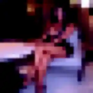Azalee, femme de 35 ans cherche plan cul à Émiéville