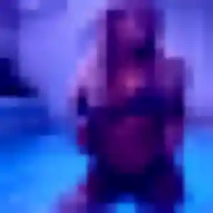 Charmante Nora, 35 ans à Erquinghem-le-Sec - voir sa photo