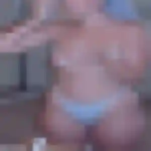 Wilhelmine, 22 ans, en ligne à Exireuil pour une rencontre coquine
