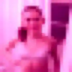 Louna, 24 ans, connectée à Fontenay-lès-Briis pour une rencontre coquine