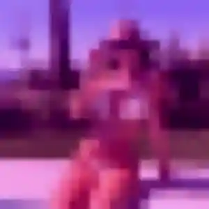 Photo sexy de Elvire, 22 ans à Frières-Faillouël - plan discret