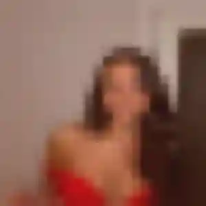 Laetitia, 43 ans, disponible à Janneyrias pour un plan cul