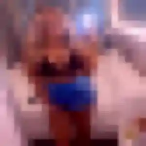 Irene, 24 ans, connectée à Jons pour une rencontre coquine