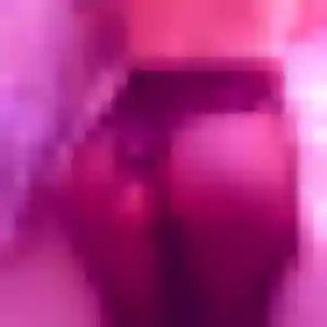 Emmanuelle, 28 ans, en ligne à Kerlouan pour une rencontre coquine