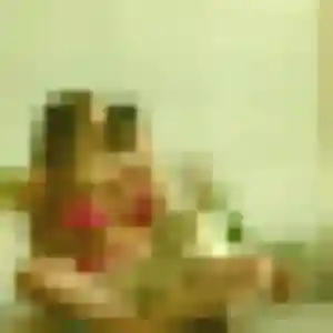 Photo de Rym à La Chapelle-Blanche-Saint-Martin (41 ans) - plan cul anonyme