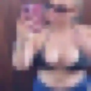 Photo de Gladys à La Lande-Patry (27 ans) - plan cul anonyme