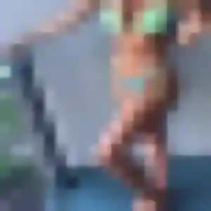 Charmante Estee, 31 ans à La Monnerie-le-Montel - voir sa photo