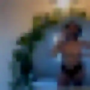 Photo de Laure à La Tour-du-Crieu (29 ans) - plan cul anonyme