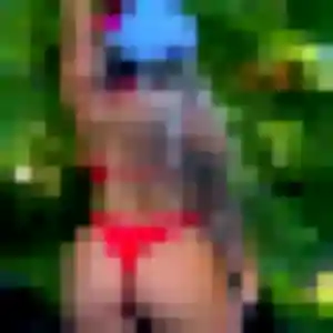 Samira, 35 ans, en ligne à La Vicomté-sur-Rance pour une rencontre coquine