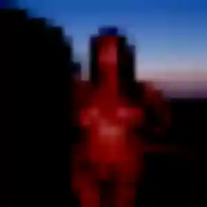 Clementine, 22 ans, connectée à Lamanon pour un plan cul