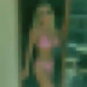 Tessa (29 ans) à Lay attend une rencontre rapidement