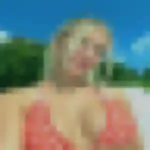 Laura, femme de 24 ans propose plan cul à Les Fins