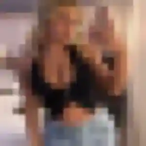Amel, 28 ans, en ligne à Les Trois-Moutiers pour une rencontre coquine