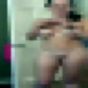 Olympe (23 ans) à Lewarde propose un plan cul rapidement